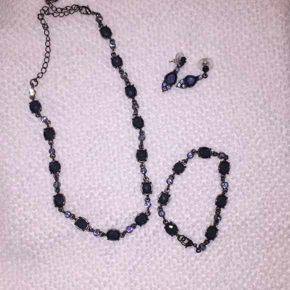 Antiqued Finish Jewelry (3 items) - Picture 3 of 8